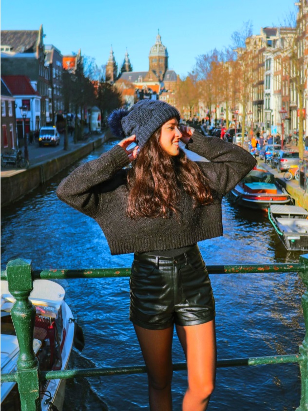 Amsterdam, falda dorada